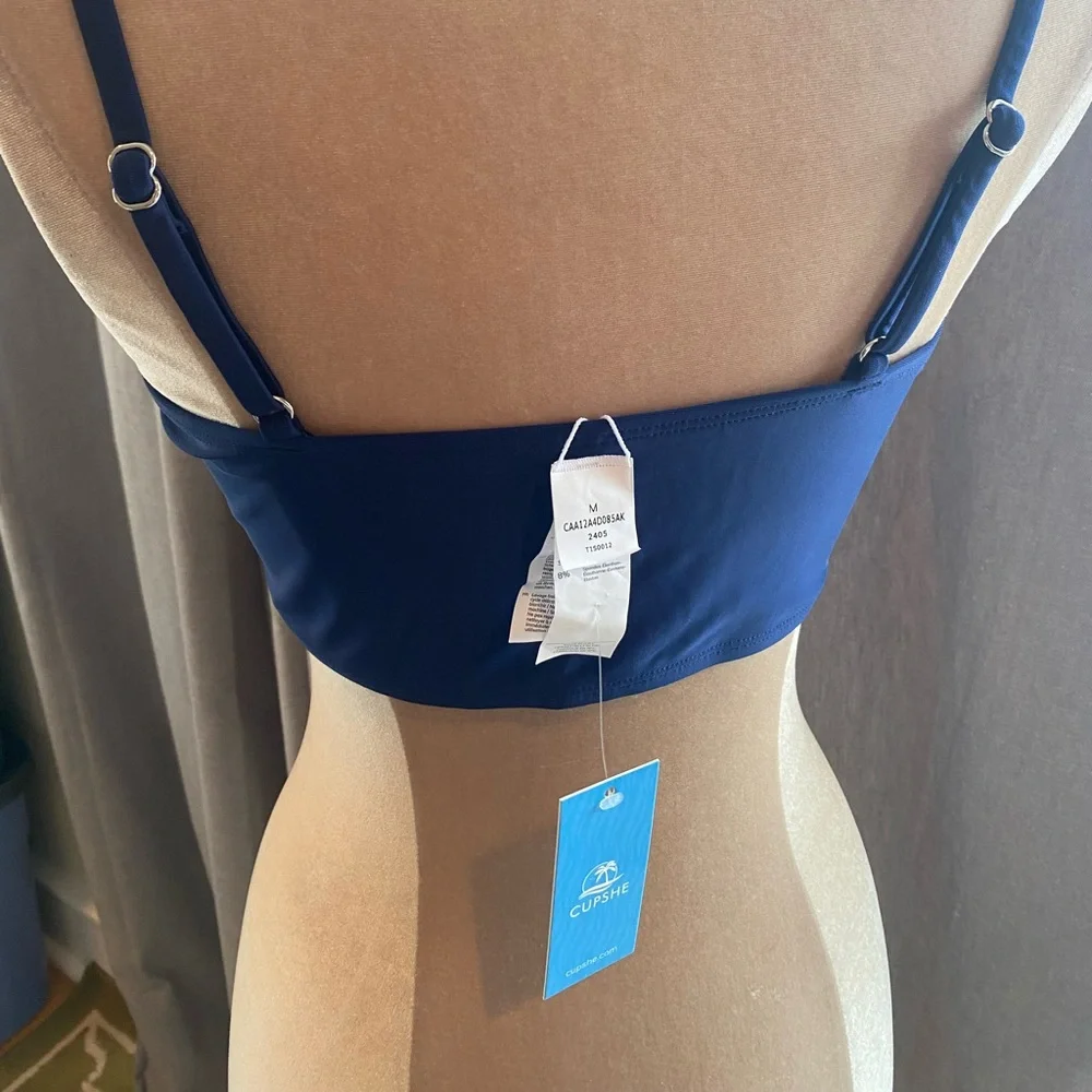 🌴NWT Cupshe Navy Blue Bikini Top🌴